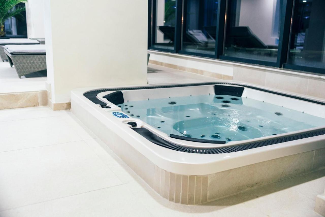 Isabelle Apartament Alezzi Beach Resort Mamaia Nord Năvodari Eksteriør billede